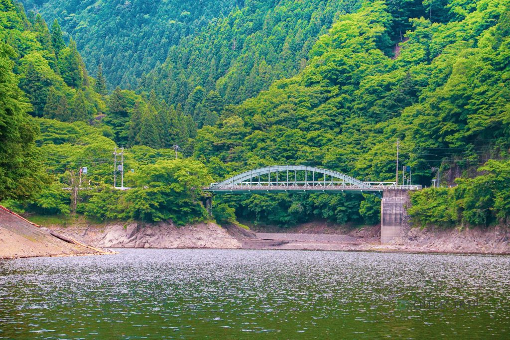 สะพานโทซุระโนะอุคิ หรือ Tozuranouki bridge
